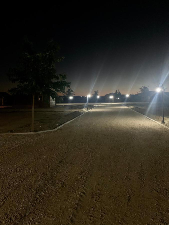 Granja Escuela Con Bungalows San Martín de la Vega Esterno foto